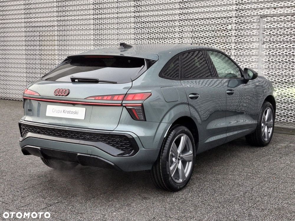 Audi Q3 Sportback - 11