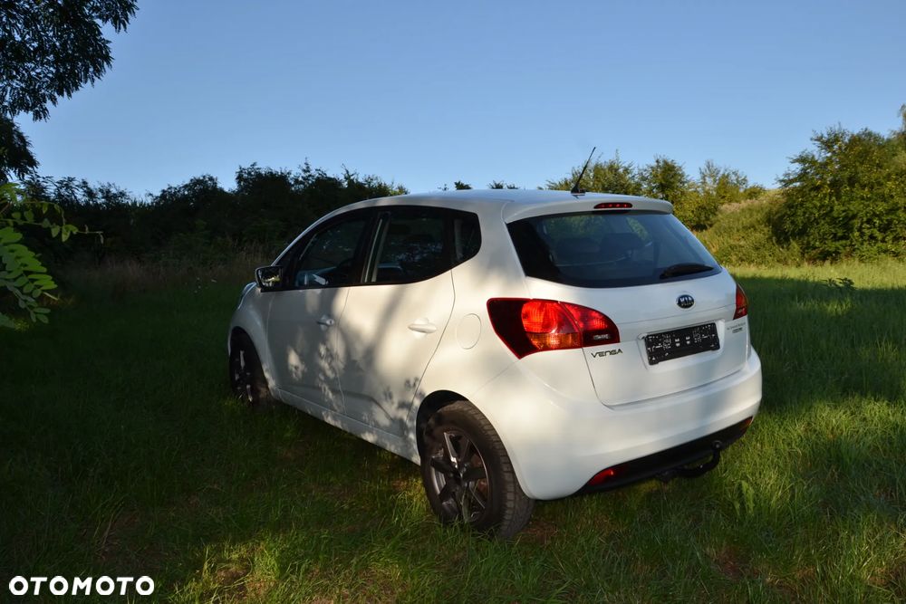 Kia Venga 1.6 CVVT ISG Dream Team Edition - 3