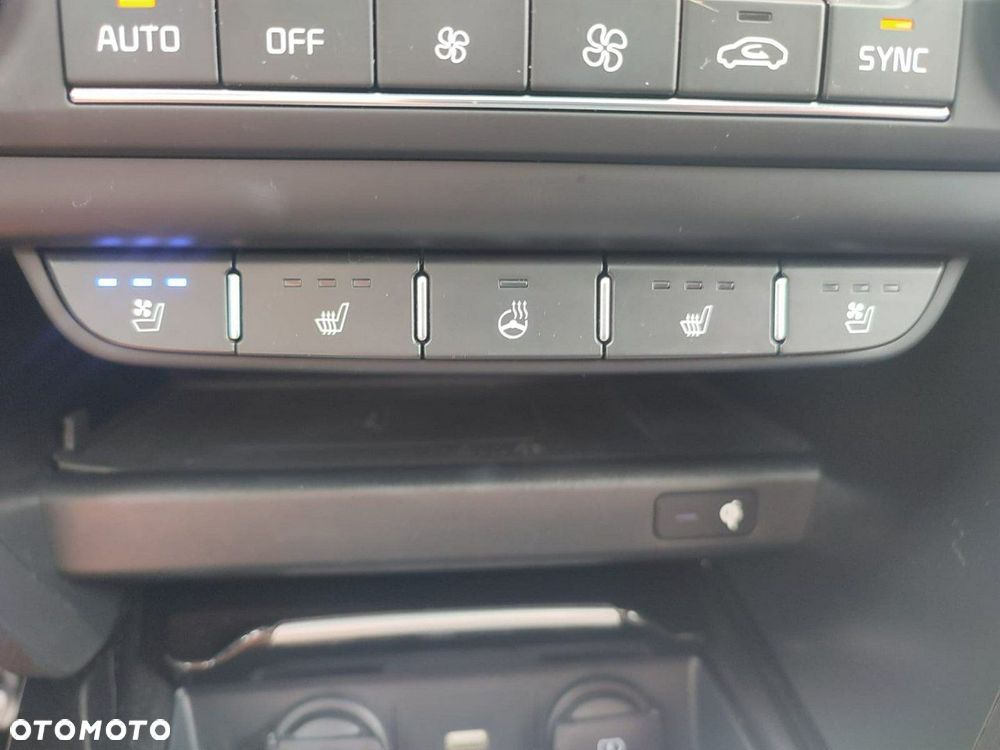 Kia XCeed - 31