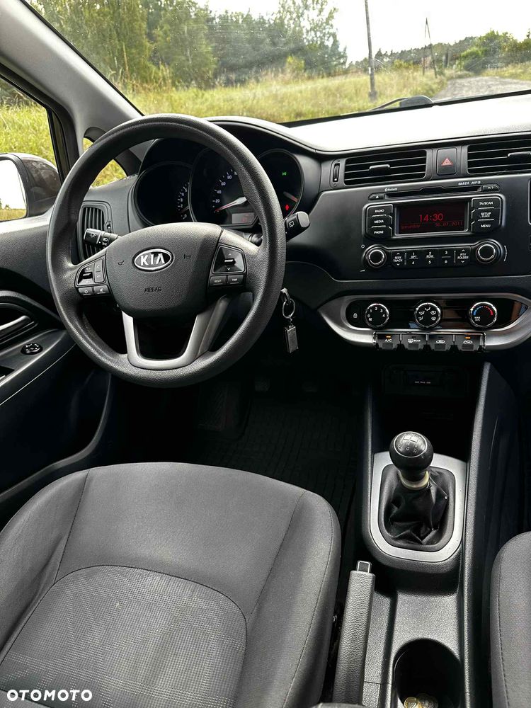 Kia Rio - 11