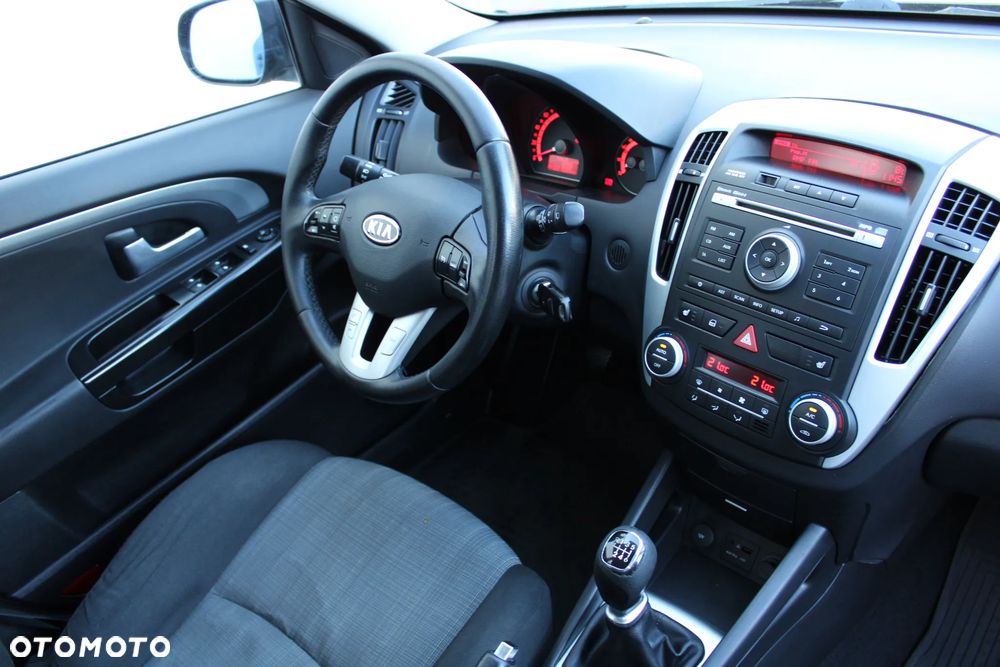 Kia Ceed 1.6 Crdi Comfort + - 24