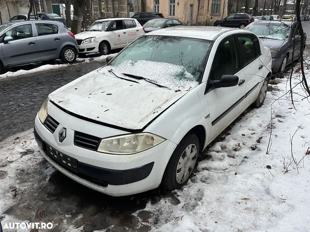 Dezmembrez Renault Megane II non facelift 1,5 dci alb 2005 - 3