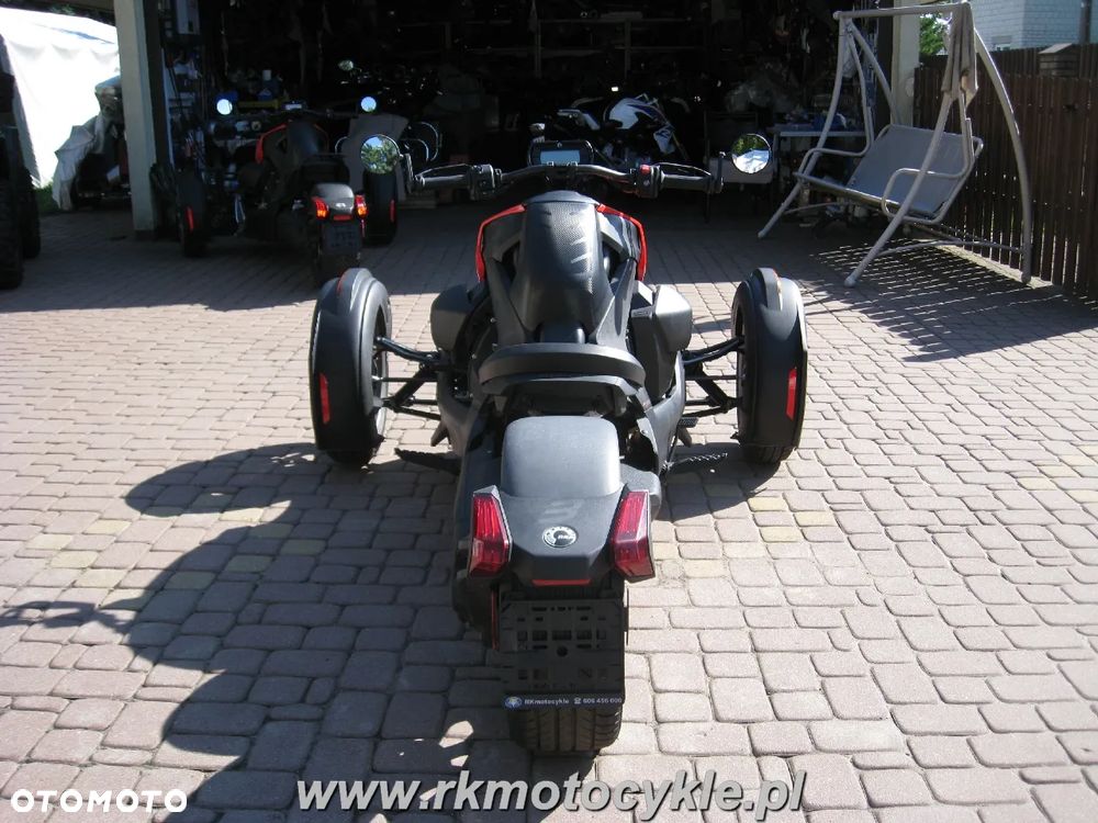 Can-Am Spyder - 22
