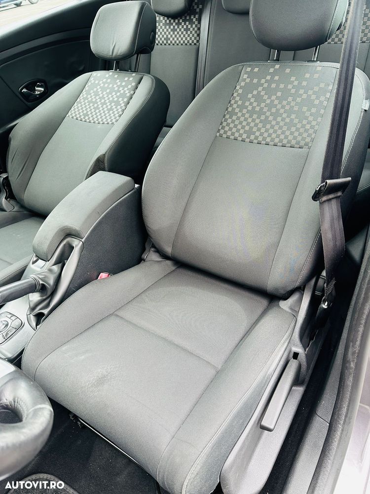 Renault Megane 1.5 dCi Authentique - 14