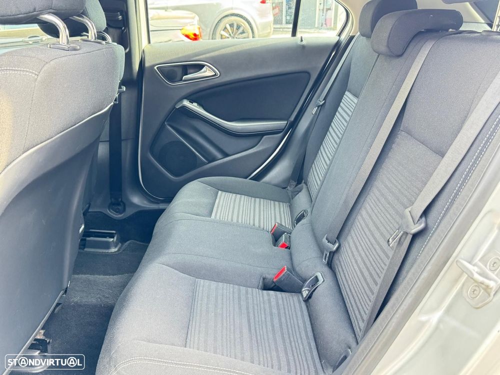 Mercedes-Benz A 180 CDI BlueEFFICIENCY - 23