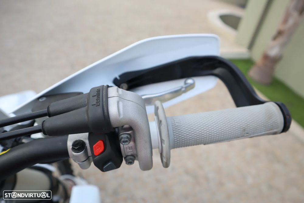 Husqvarna TE 300 Pro - 8