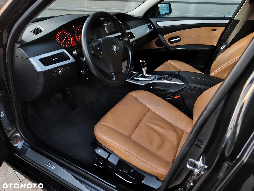 BMW Seria 5 523i Edition Exclusive - 37