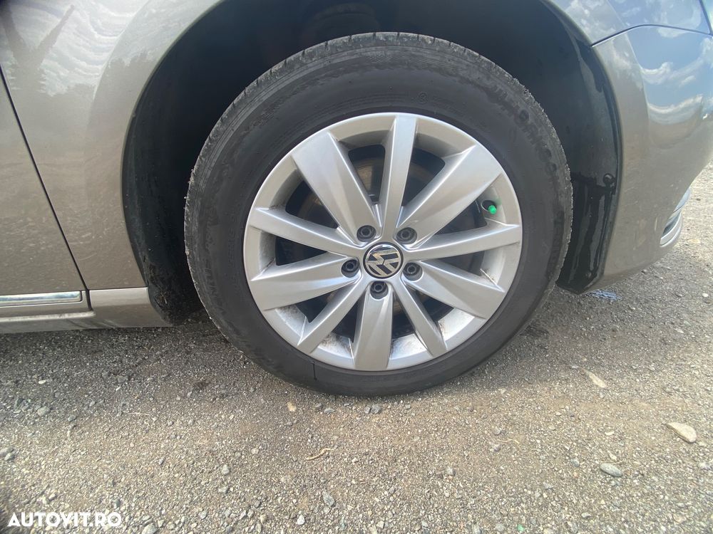 Volkswagen Passat Variant 2.0 TDI BlueMotion Technology Exclusive - 9