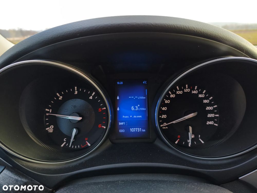 Toyota Avensis 2.0 D-4D Prestige - 8