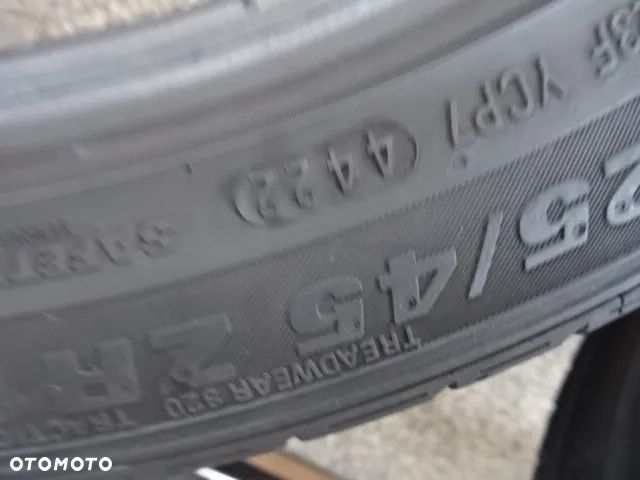 225/45/ZR19 96Y Kumho Ecsta PS71 - 8