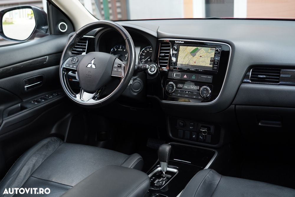 Mitsubishi Outlander 2.2 DI-D 4WD Automatik Diamant Edition - 17