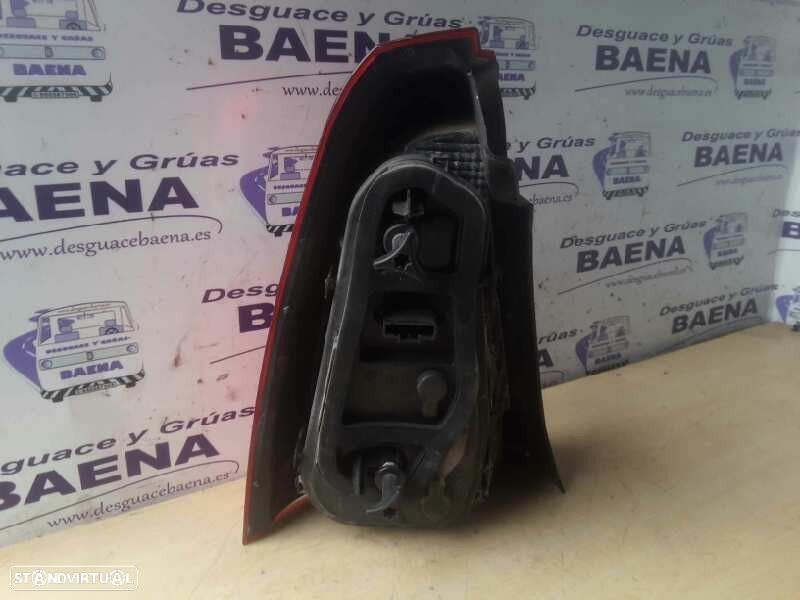 FAROLIM TRASEIRO DIREITO DACIA LOGAN 2010 -8200744759 - 3