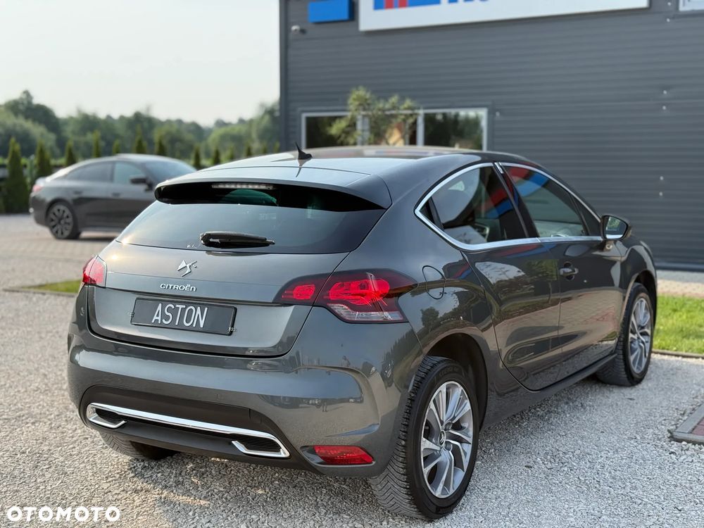 Citroën DS4 HDi 115 SoChic - 12