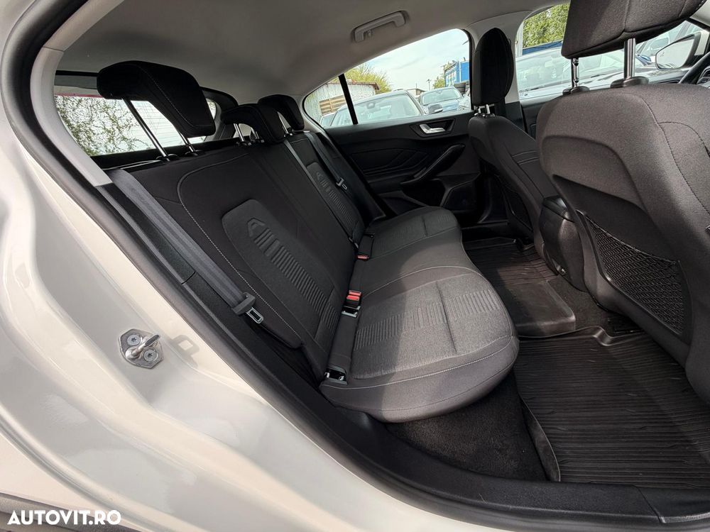 Ford Focus 1.0 EcoBoost Active Business - 22
