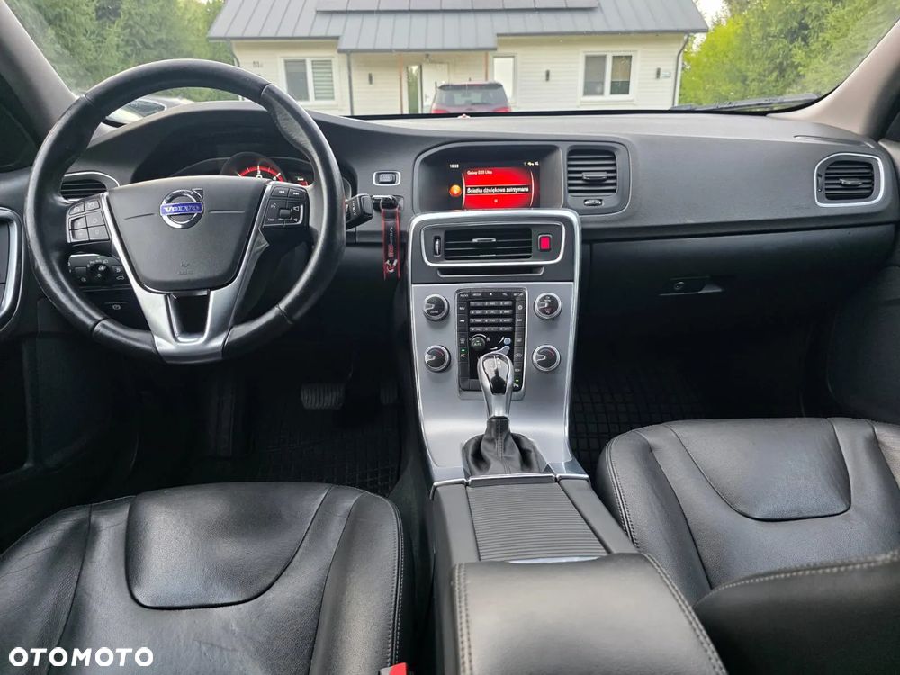 Volvo S60 D2 Drive-E Momentum - 8