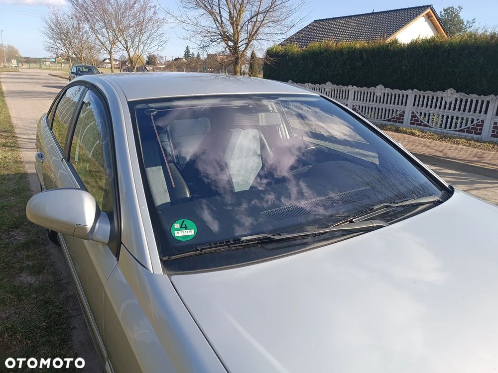 Opel Vectra 2.2 - 32