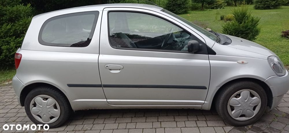 Toyota Yaris - 4
