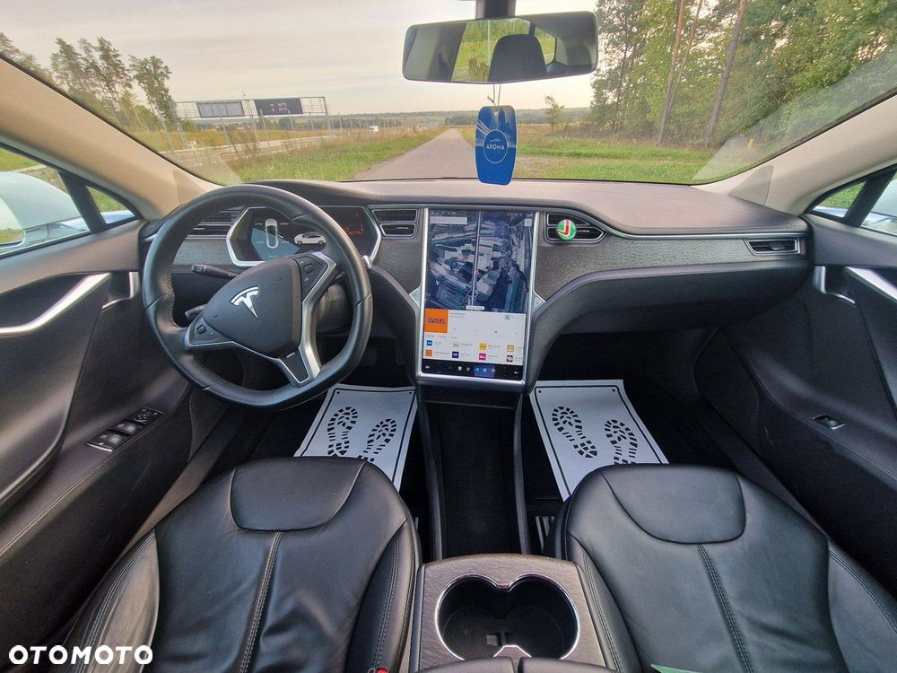 Tesla Model S - 13
