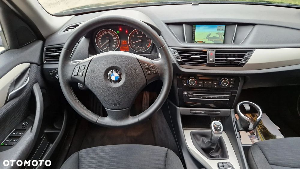 BMW X1 sDrive18i xLine - 10