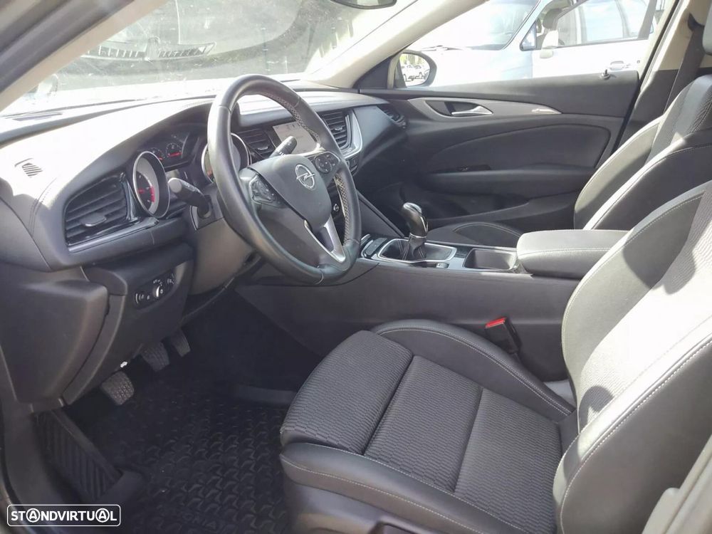 Opel Insignia Grand Sport - 27