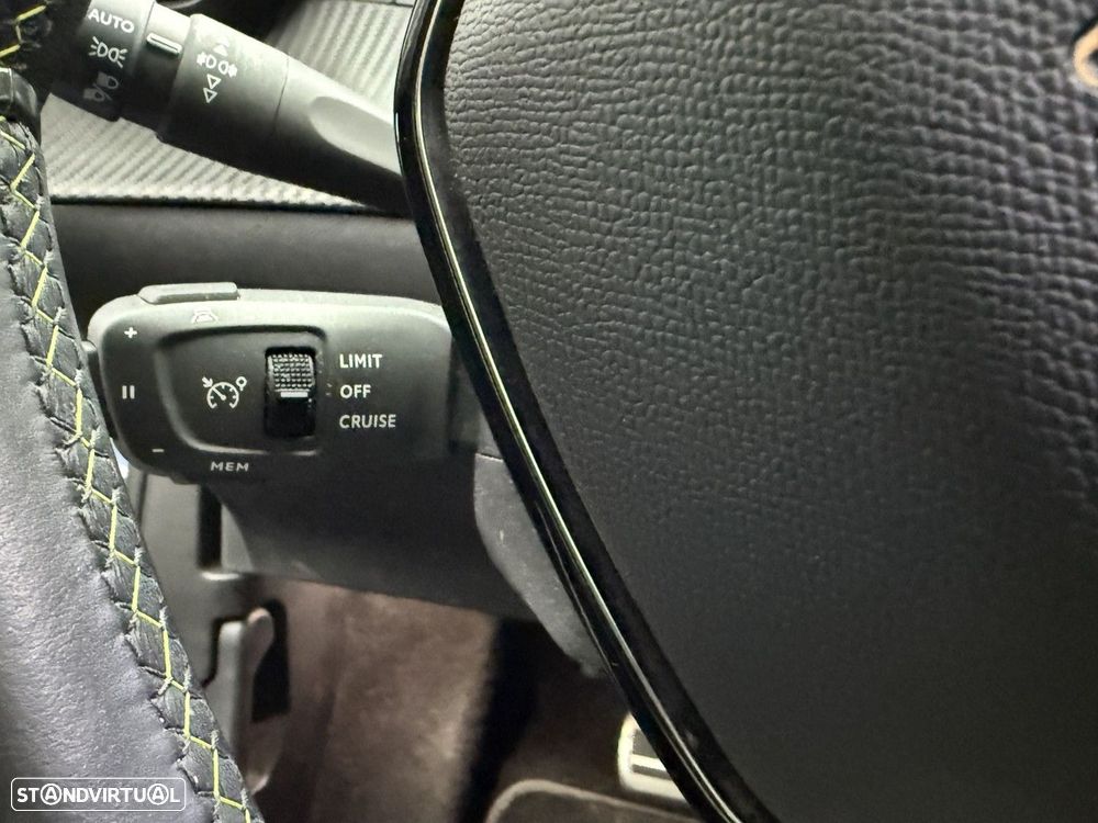 Peugeot e-2008 50 kWh GT - 28