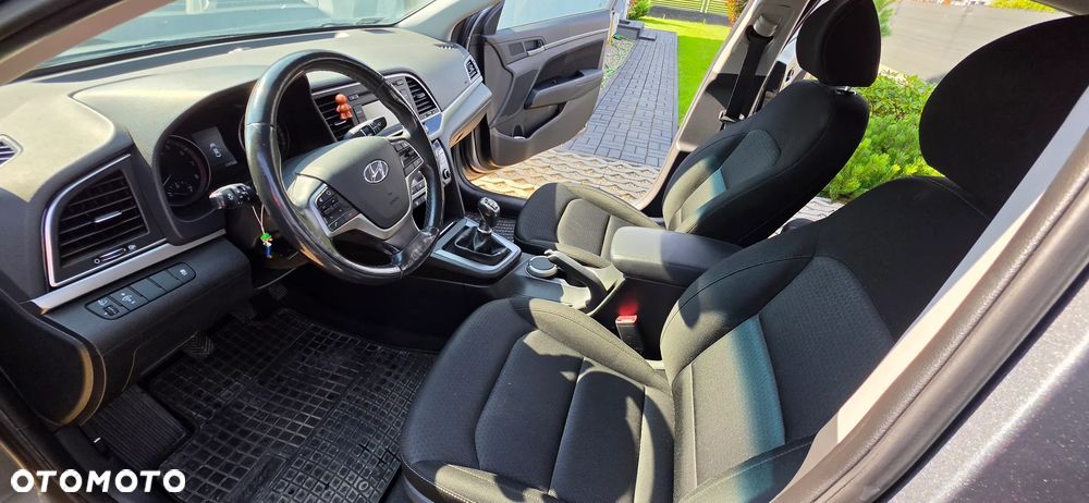 Hyundai Elantra 1.6 Comfort - 5