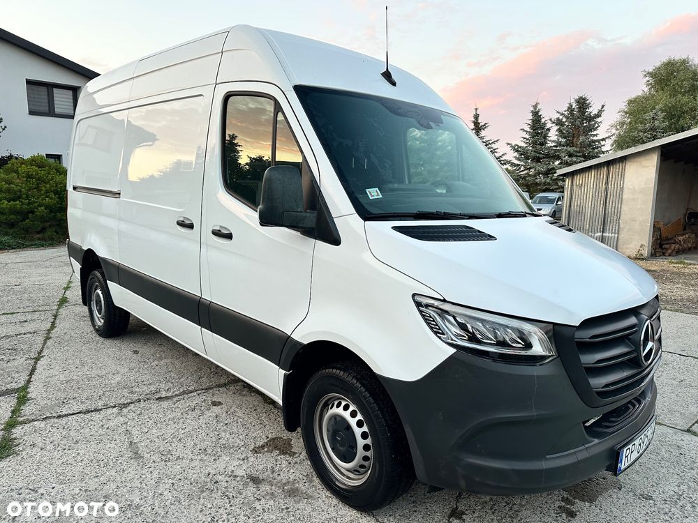 Mercedes-Benz Sprinter 319 - 1