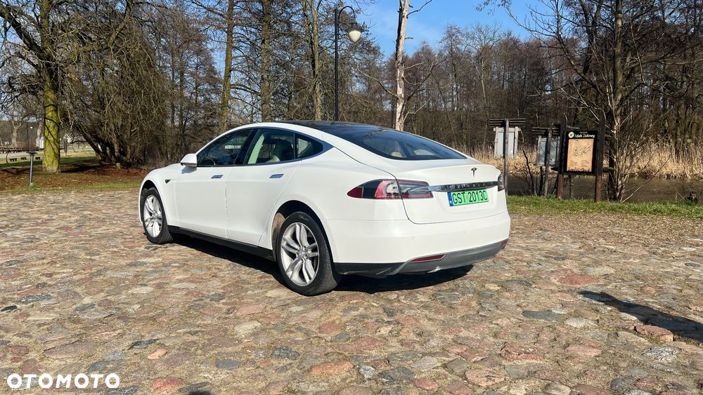 Tesla Model S 60 - 4