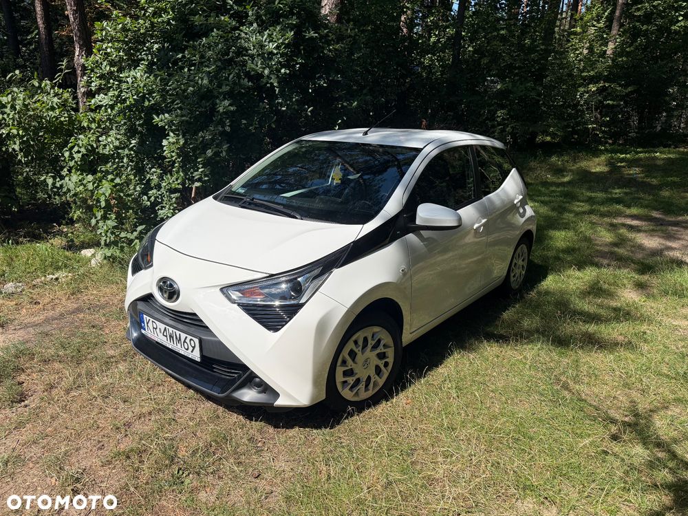 Toyota Aygo x.shift x-play connect - 2