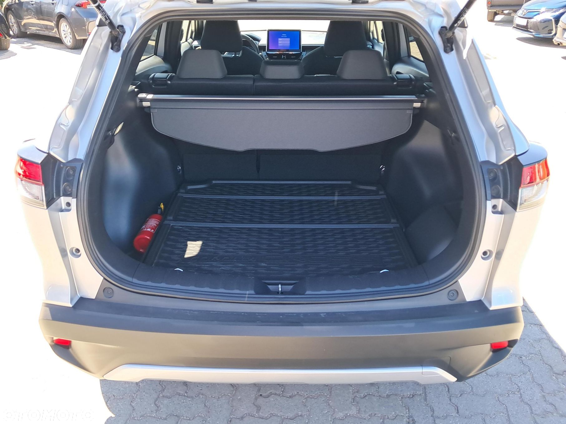 Toyota Corolla Cross 2.0 Hybrid Style AWD - 12