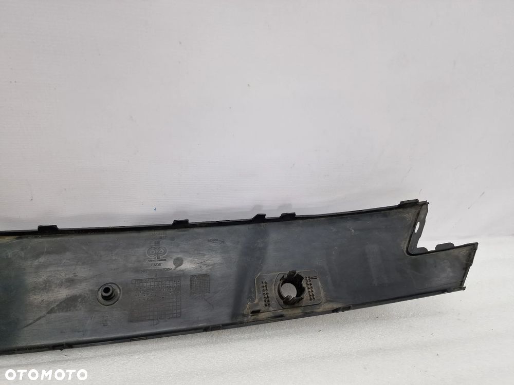 OPEL ASTRA IV 4 J LIFT 12- LISTWA / KRATKA ŚRODKOWA ZDERZAKA PRZEDNIEGO PRZÓD NA PDC , NR 13368664 / 13381812 , NR AUKCJI KR116 - 12