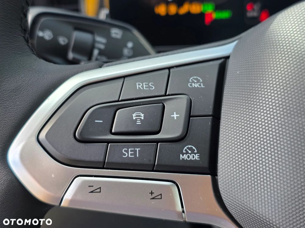 Volkswagen T-Roc 1.5 eTSI Life DSG - 21