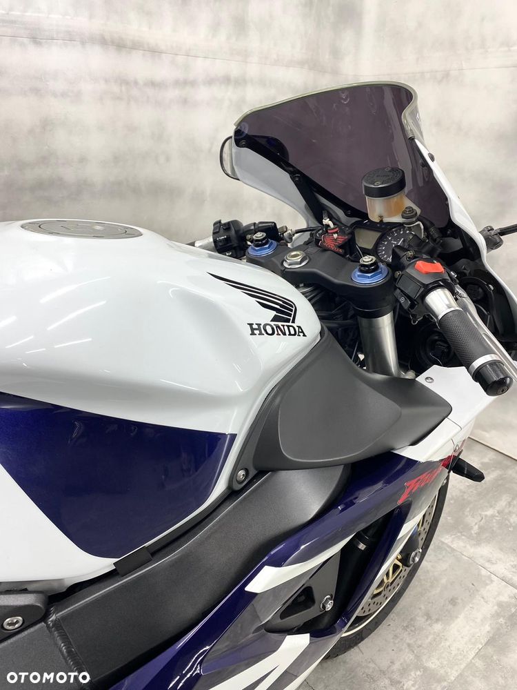 Honda CBR - 7