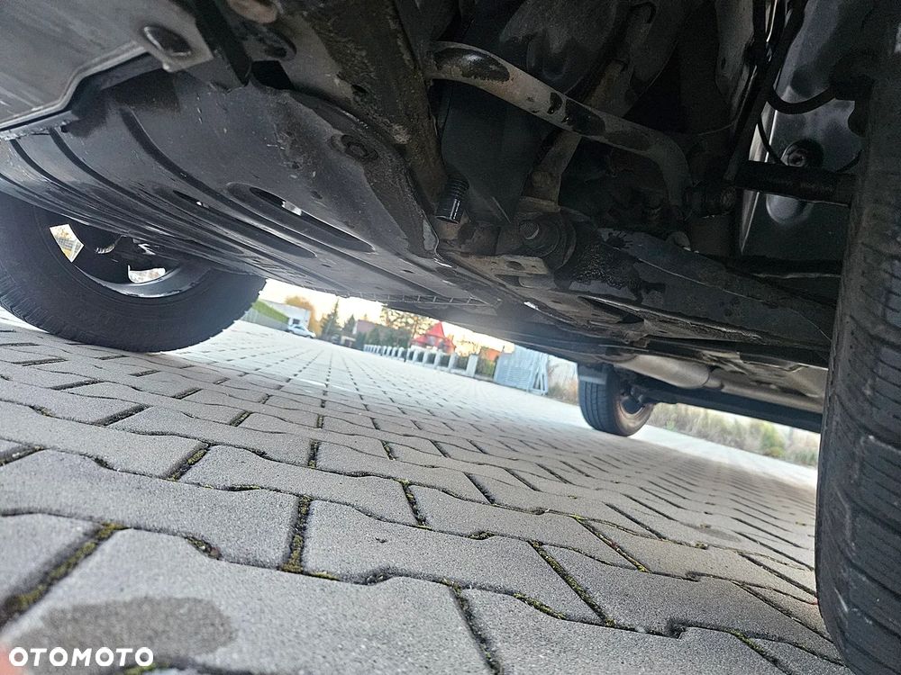 Dacia Duster 1.6 SCe Urban Explorer S&S - 27