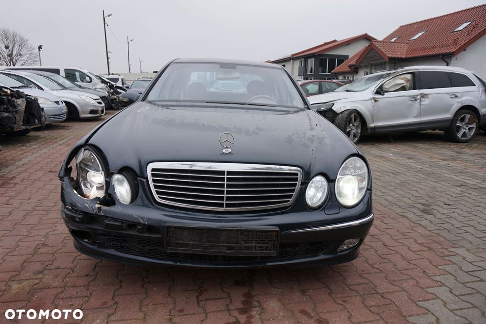 MERCEDES E-KLASA W211 SEDAN 2003 189 2.7 CDI OM647961 177KM 722640  ZIELONY na części - 8