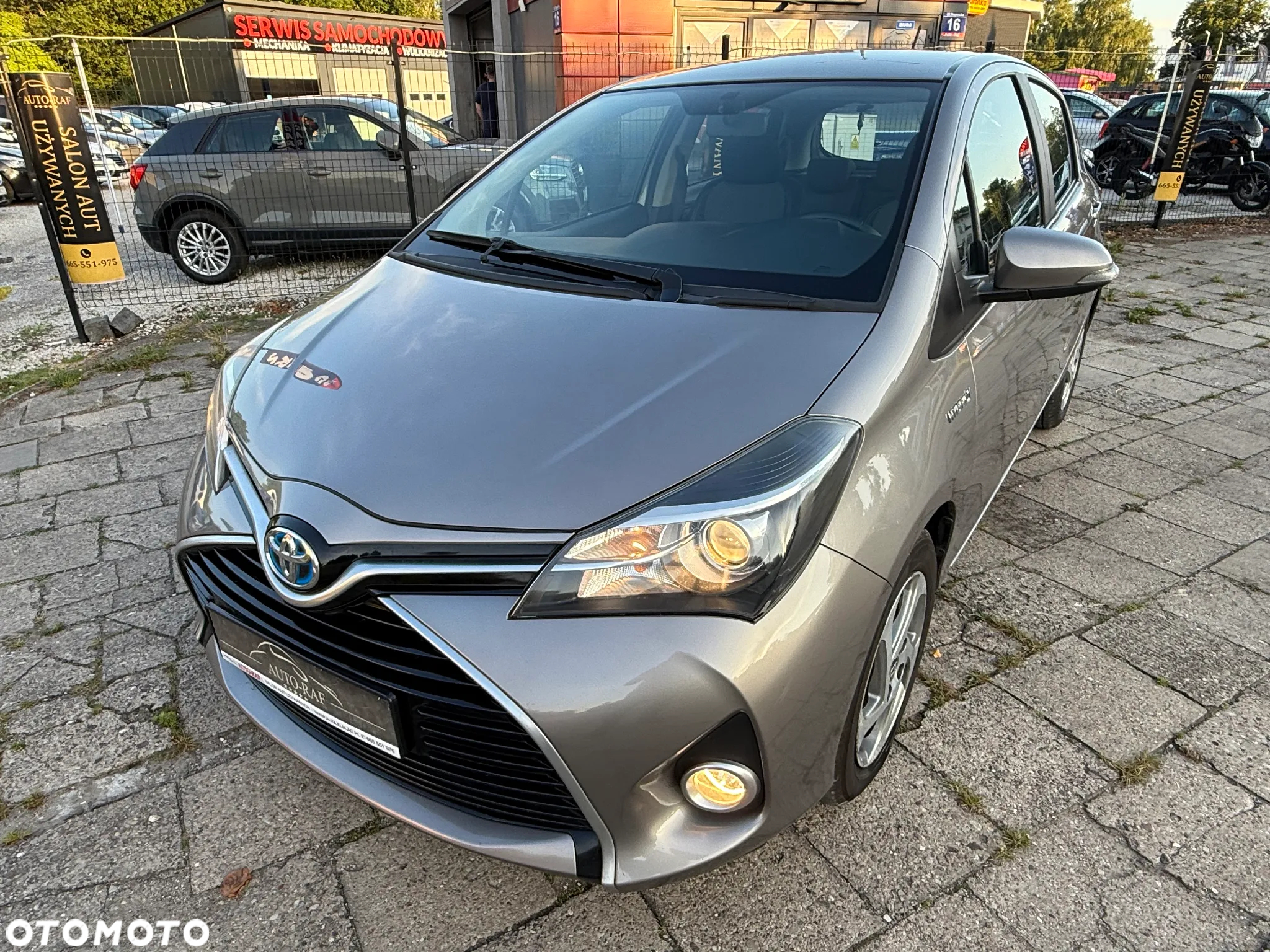 Toyota Yaris Hybrid 1.5 VVT-i Selection - 2