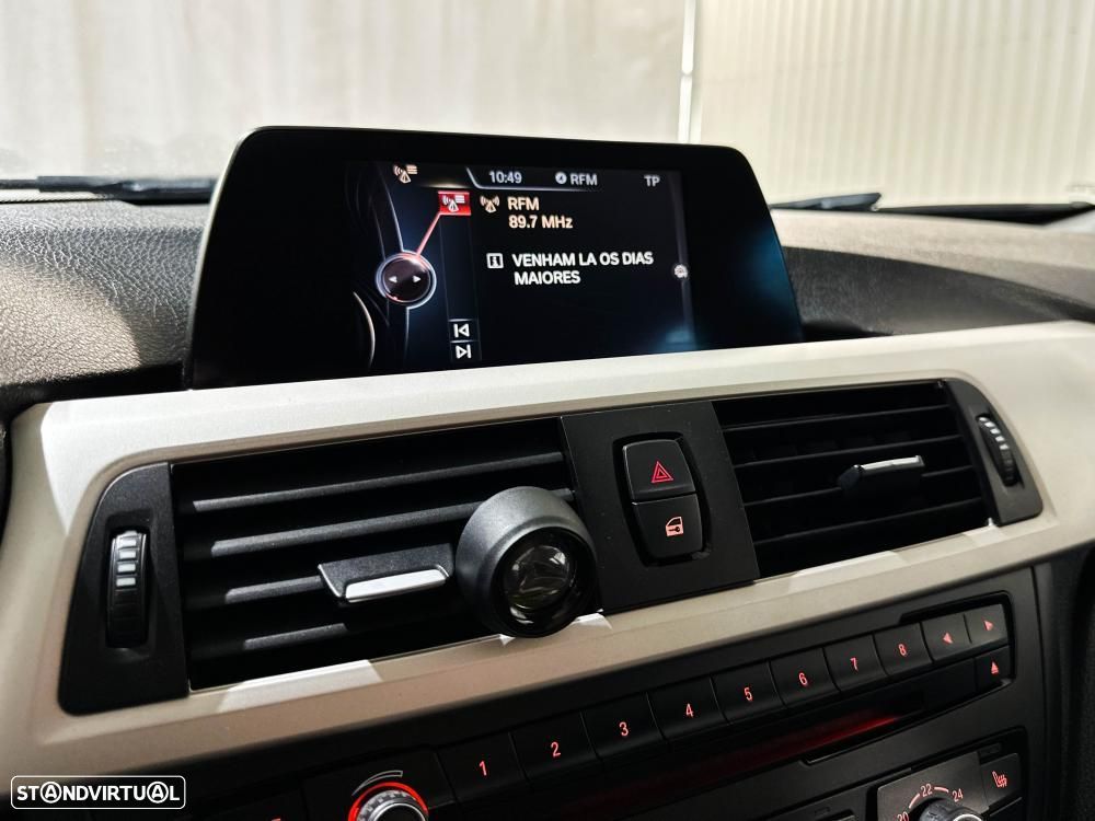 BMW 318 d Line Sport Shadow Auto - 45