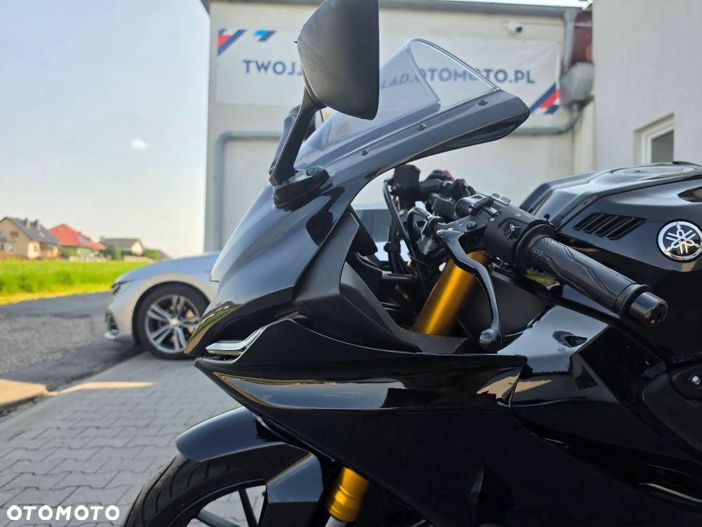 Yamaha YZF - 8