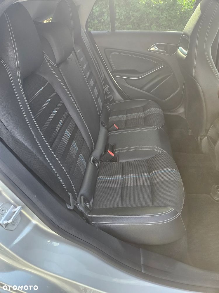 Mercedes-Benz CLA 180 d 7G-DCT AMG Line - 12