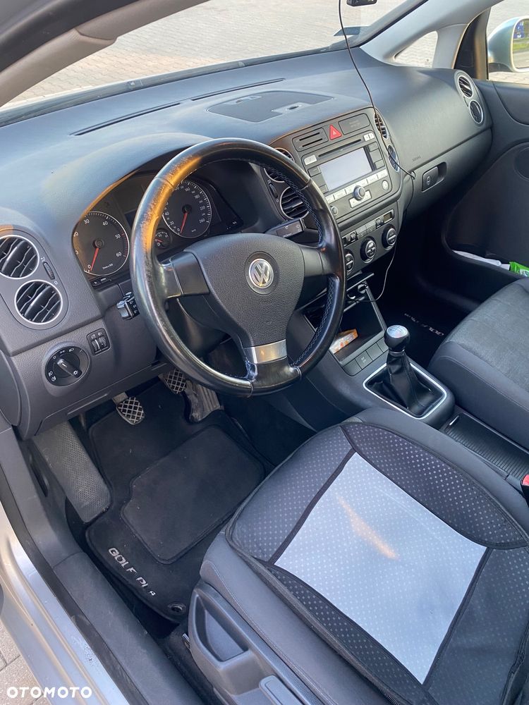 Volkswagen Golf Plus 1.9 TDI DPF Tour - 16