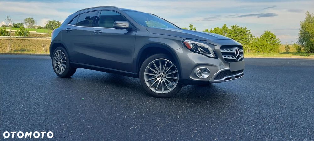 Mercedes-Benz GLA 250 4Matic 7G-DCT UrbanStyle Edition - 11