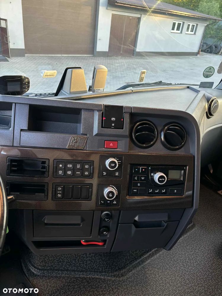 Renault Gama T 480 Low Deck - 14