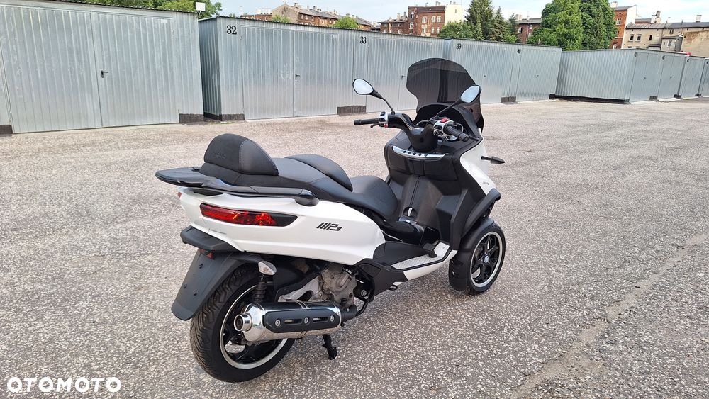 Piaggio MP-3 - 11