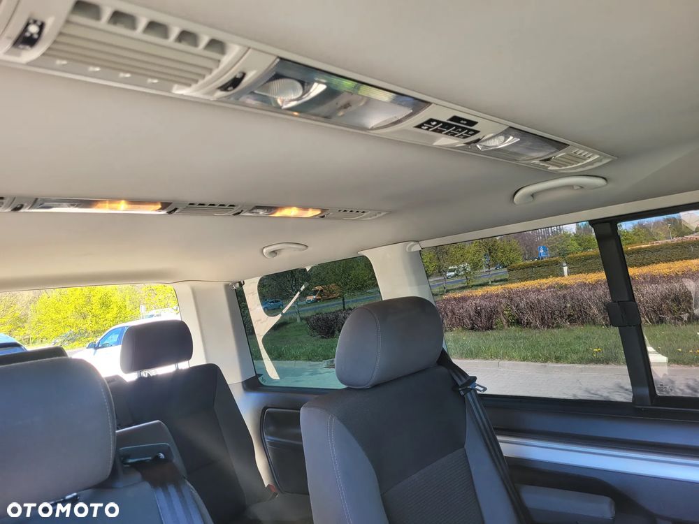 Volkswagen Multivan - 10