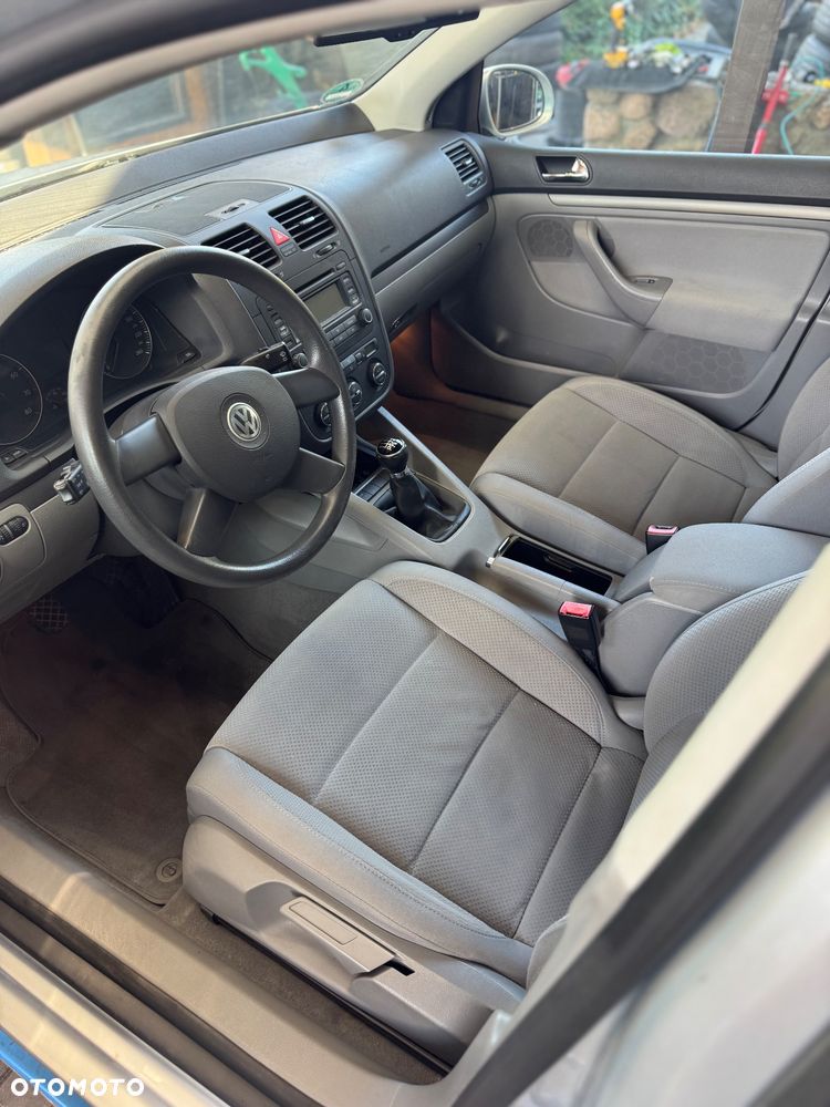 Volkswagen Golf 2.0 FSI Comfortline - 15