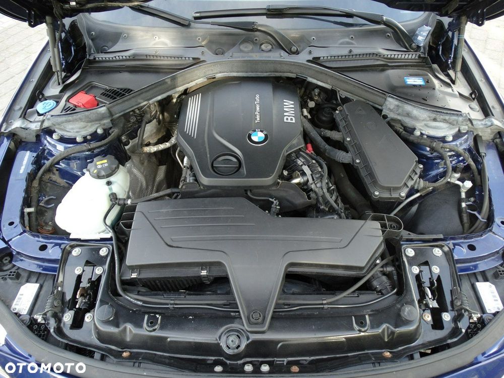 BMW Seria 3 320d Luxury Line - 28