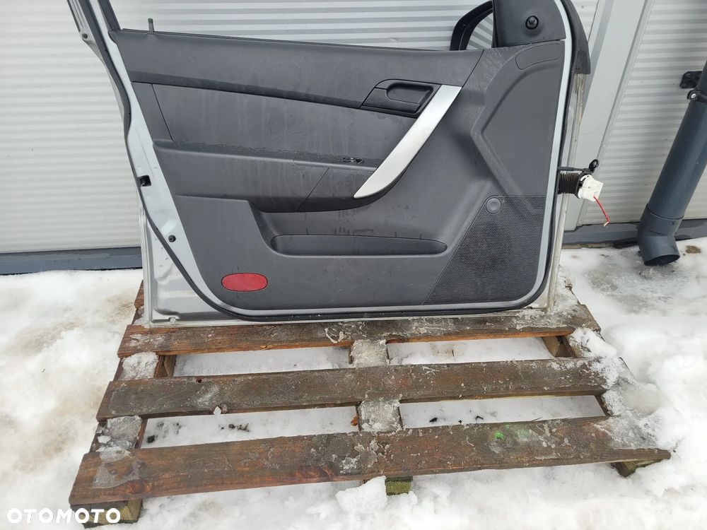 Chevrolet Aveo II 09r T255 5d hb Drzwi lewy przod - 6