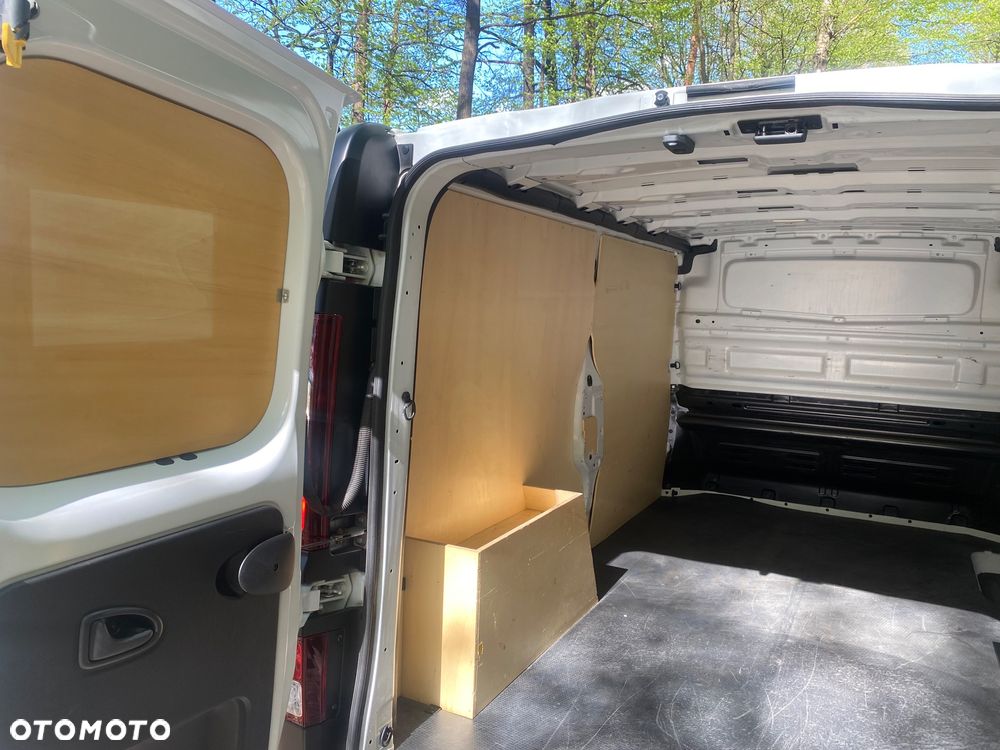 Renault Trafic - 16