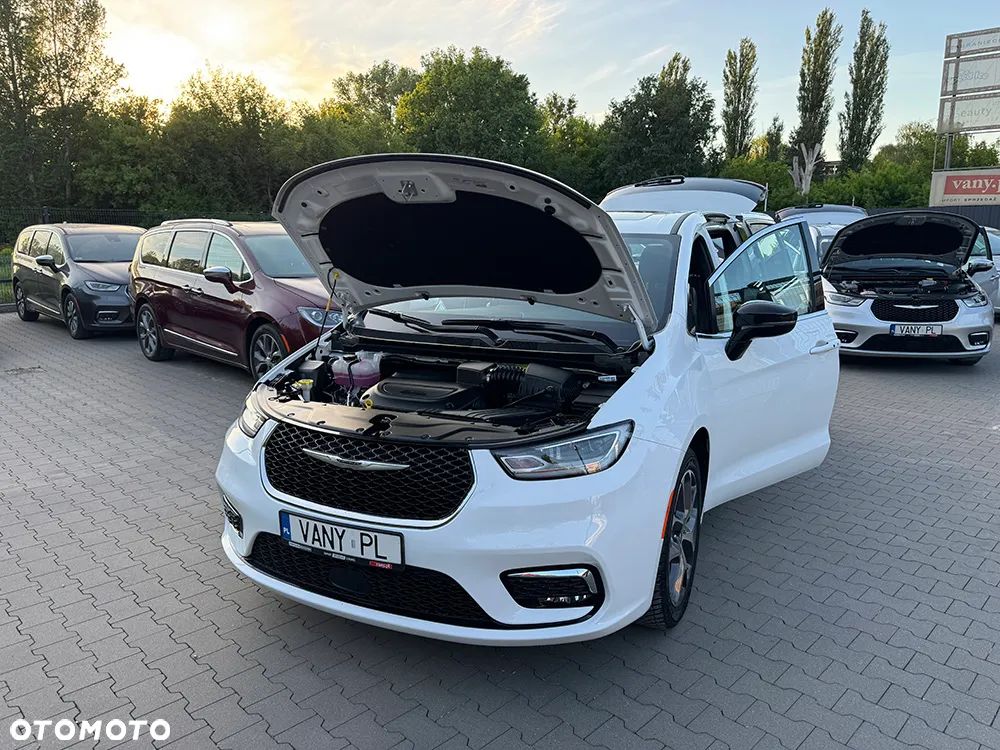 Chrysler Pacifica - 19