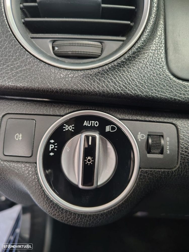 Mercedes-Benz C 180 CDi Elegance BE - 12
